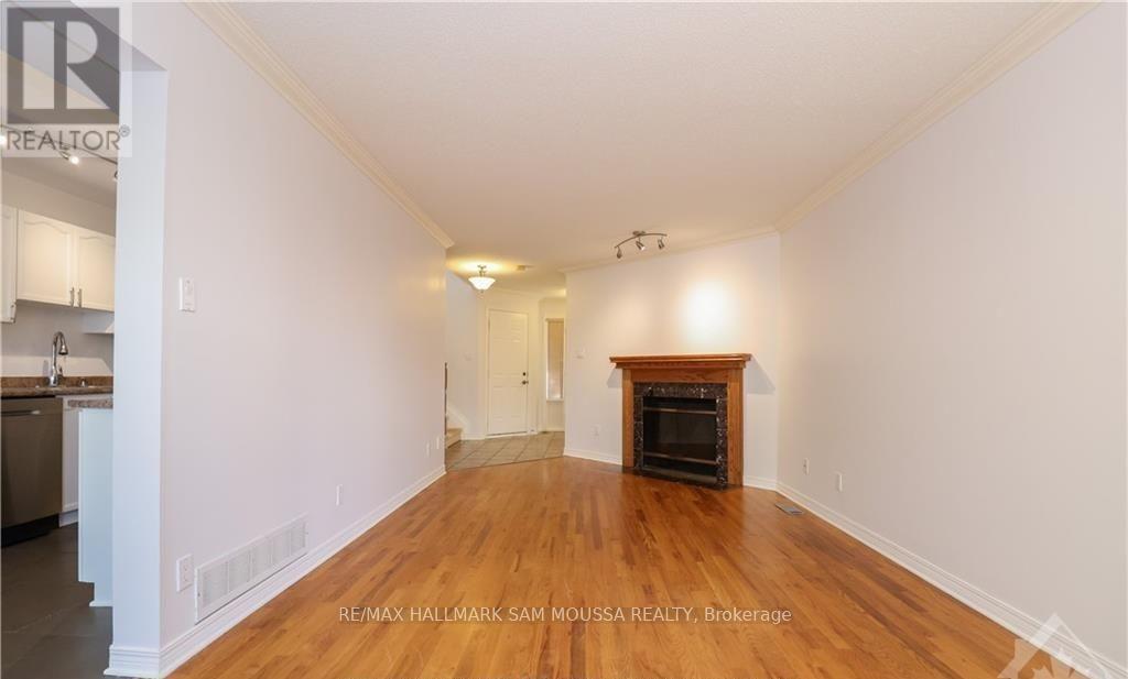 104 Thornbury Crescent, Ottawa, Ontario  K2G 6C3 - Photo 7 - X12647546