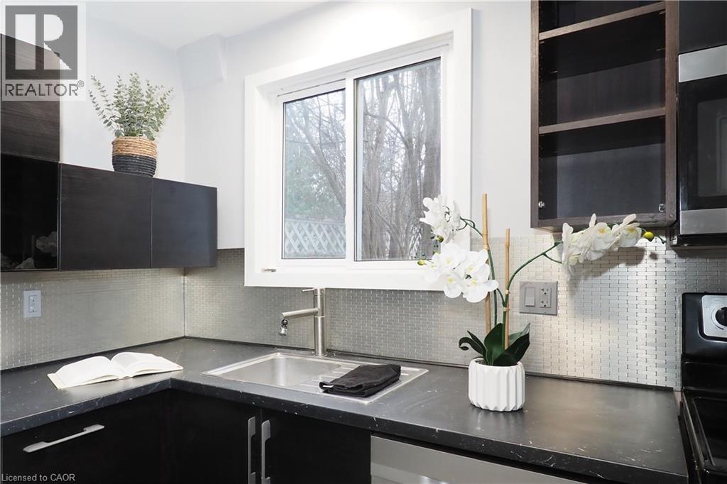 112 Green Valley Drive, Kitchener, Ontario  N2P 1P1 - Photo 5 - 40794898