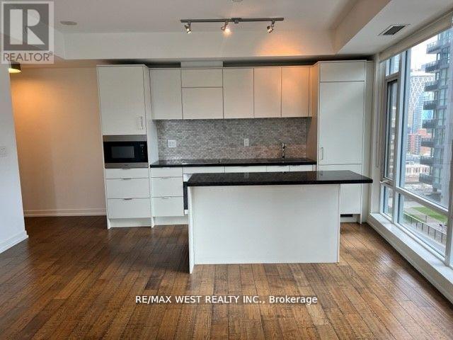 1209 - 21 Widmer Street, Toronto, Ontario  M5V 2E8 - Photo 4 - C12647552