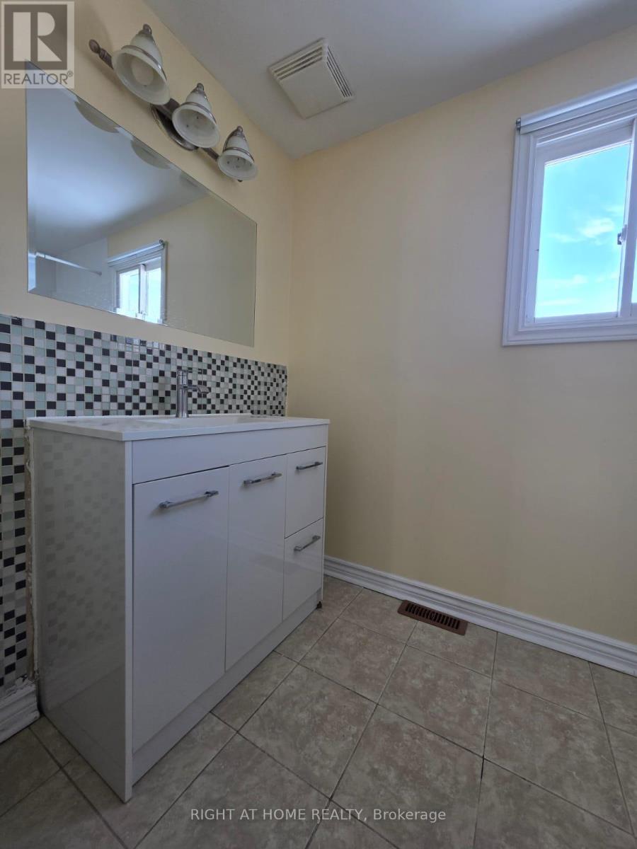 75 Corbett Drive, Barrie (Grove East), Ontario  L4M 5V5 - Photo 16 - S12647554