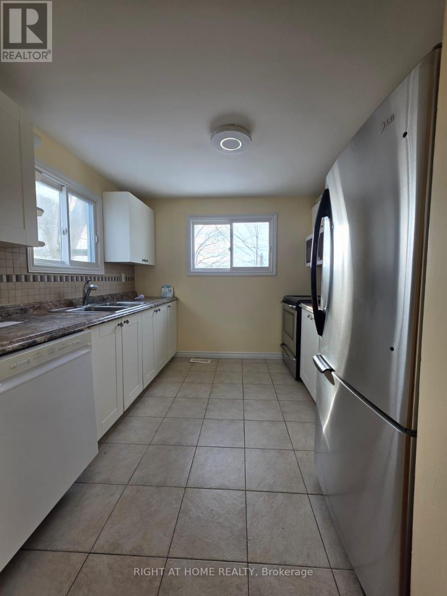 75 Corbett Drive, Barrie (Grove East), Ontario  L4M 5V5 - Photo 4 - S12647554