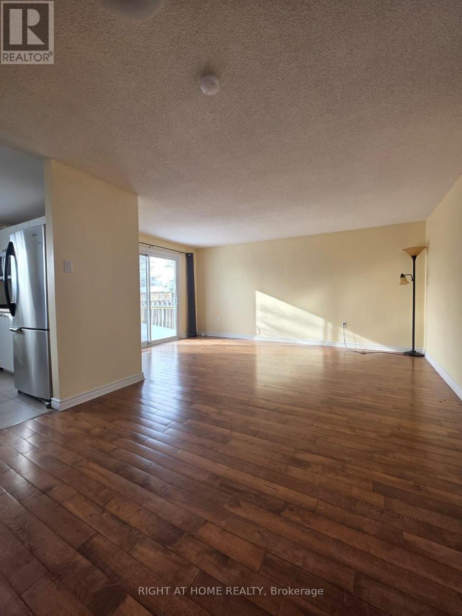 75 Corbett Drive, Barrie (Grove East), Ontario  L4M 5V5 - Photo 5 - S12647554