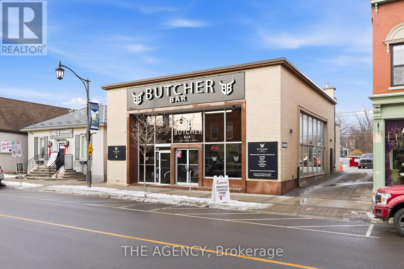 147 Main Street E, Milton, Ontario  L9T 1N7 - Photo 3 - W12646364