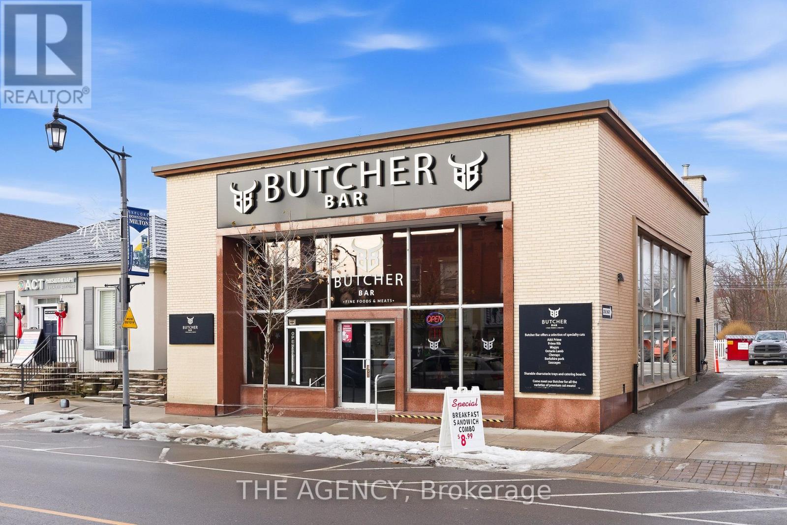 147 Main Street E, Milton, Ontario  L9T 1N7 - Photo 4 - W12646364