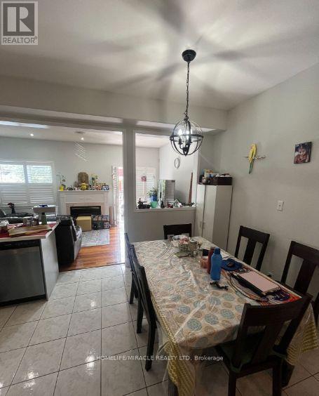 6912 Buttle Station Place, Mississauga, Ontario  L5W 1B8 - Photo 4 - W12647542