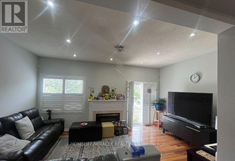 6912 Buttle Station Place, Mississauga, Ontario  L5W 1B8 - Photo 5 - W12647542