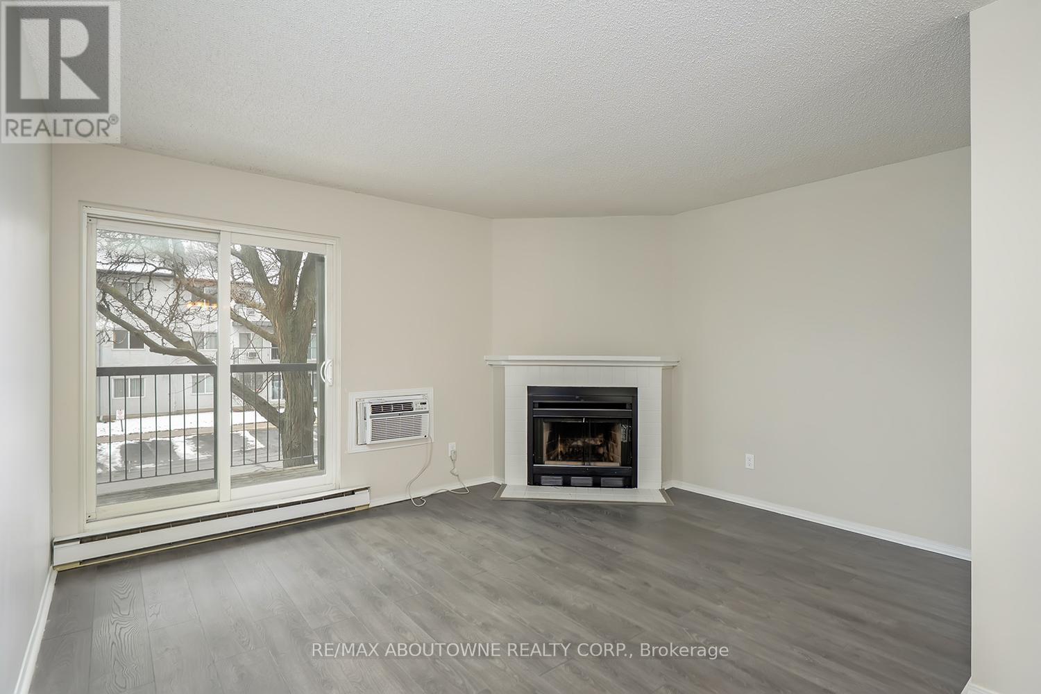 422 - 1450 Glen Abbey Gate, Oakville, Ontario  L6M 2V7 - Photo 8 - W12647544