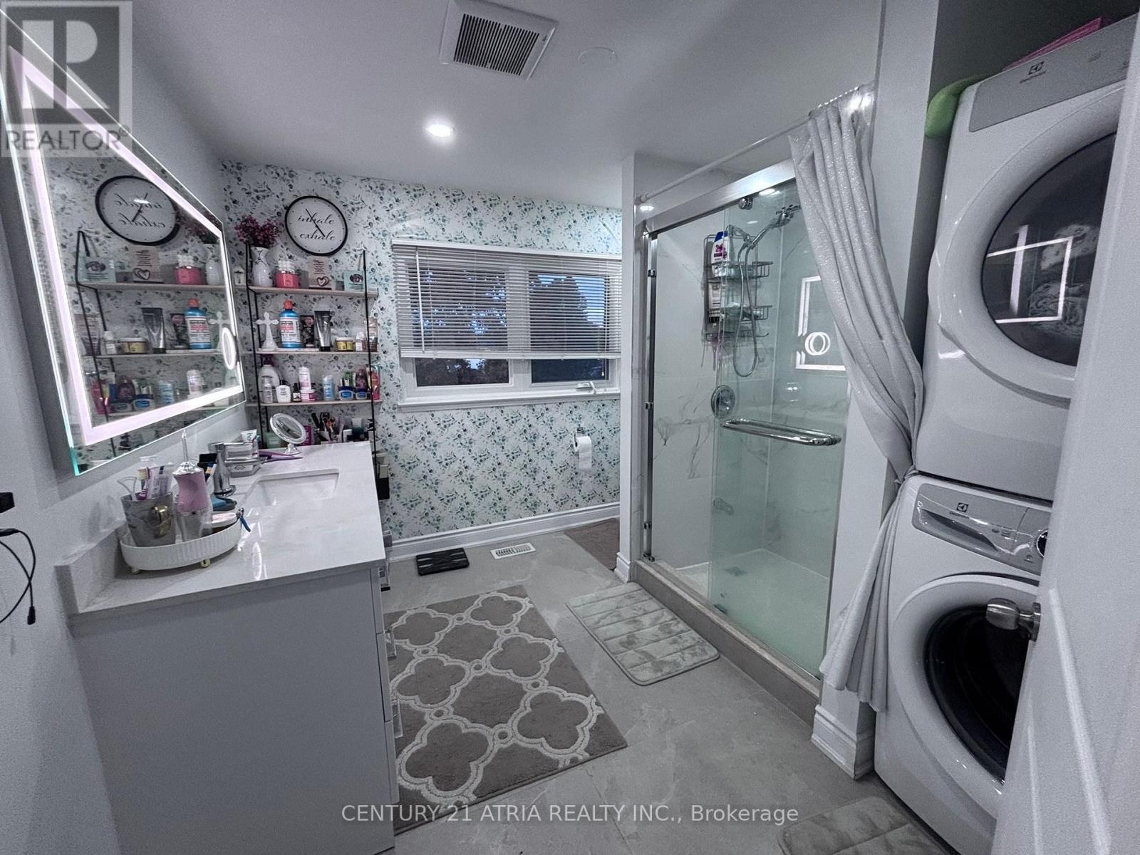 Room 1 - 18 Staveley Crescent, Brampton, Ontario  L6W 2R9 - Photo 3 - W12647550