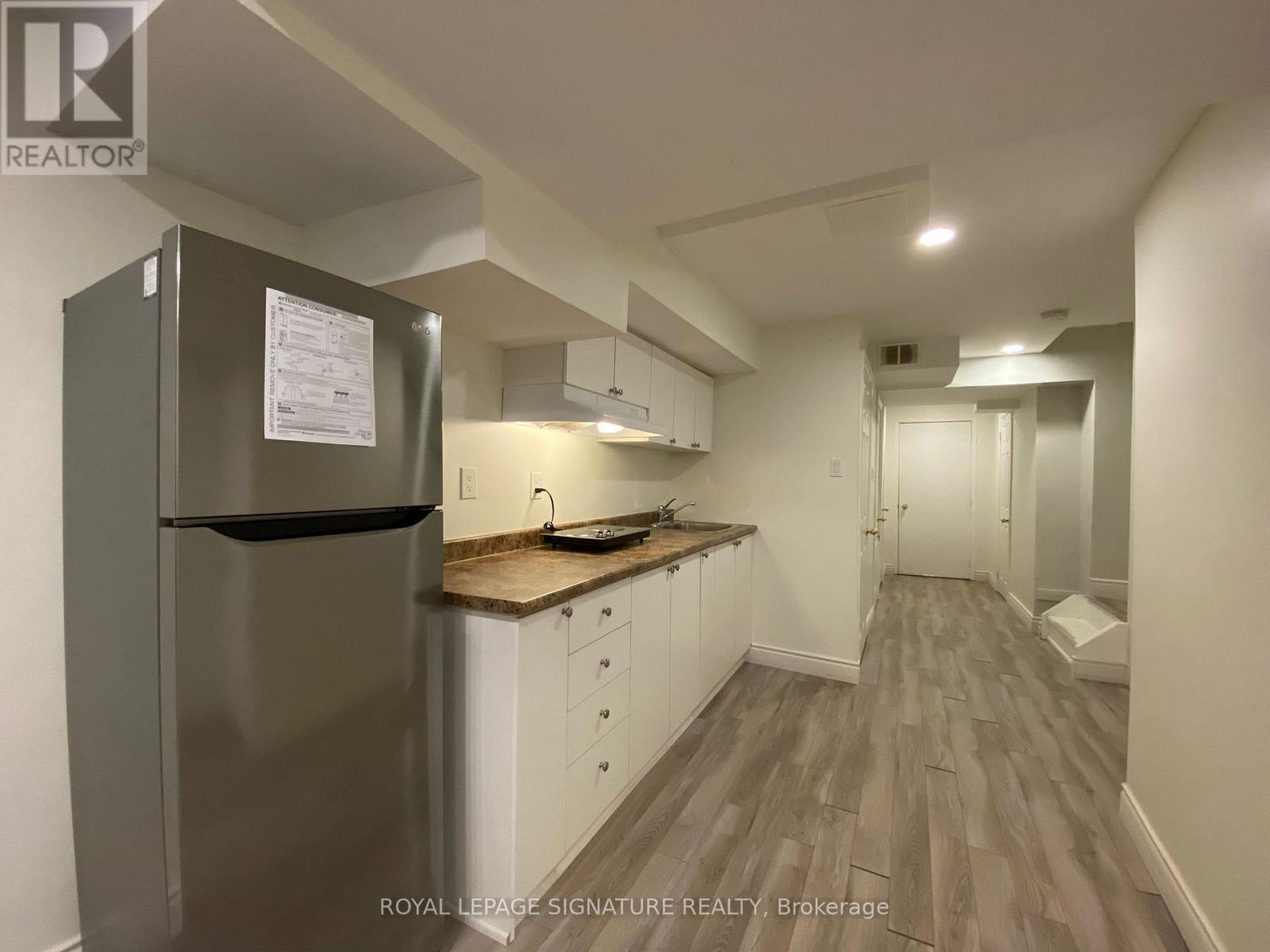 3086 Lavenham Place, Mississauga, Ontario  L5M 6K3 - Photo 2 - W12647558