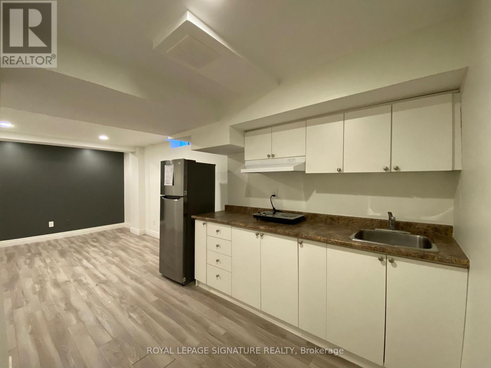 3086 Lavenham Place, Mississauga, Ontario  L5M 6K3 - Photo 3 - W12647558