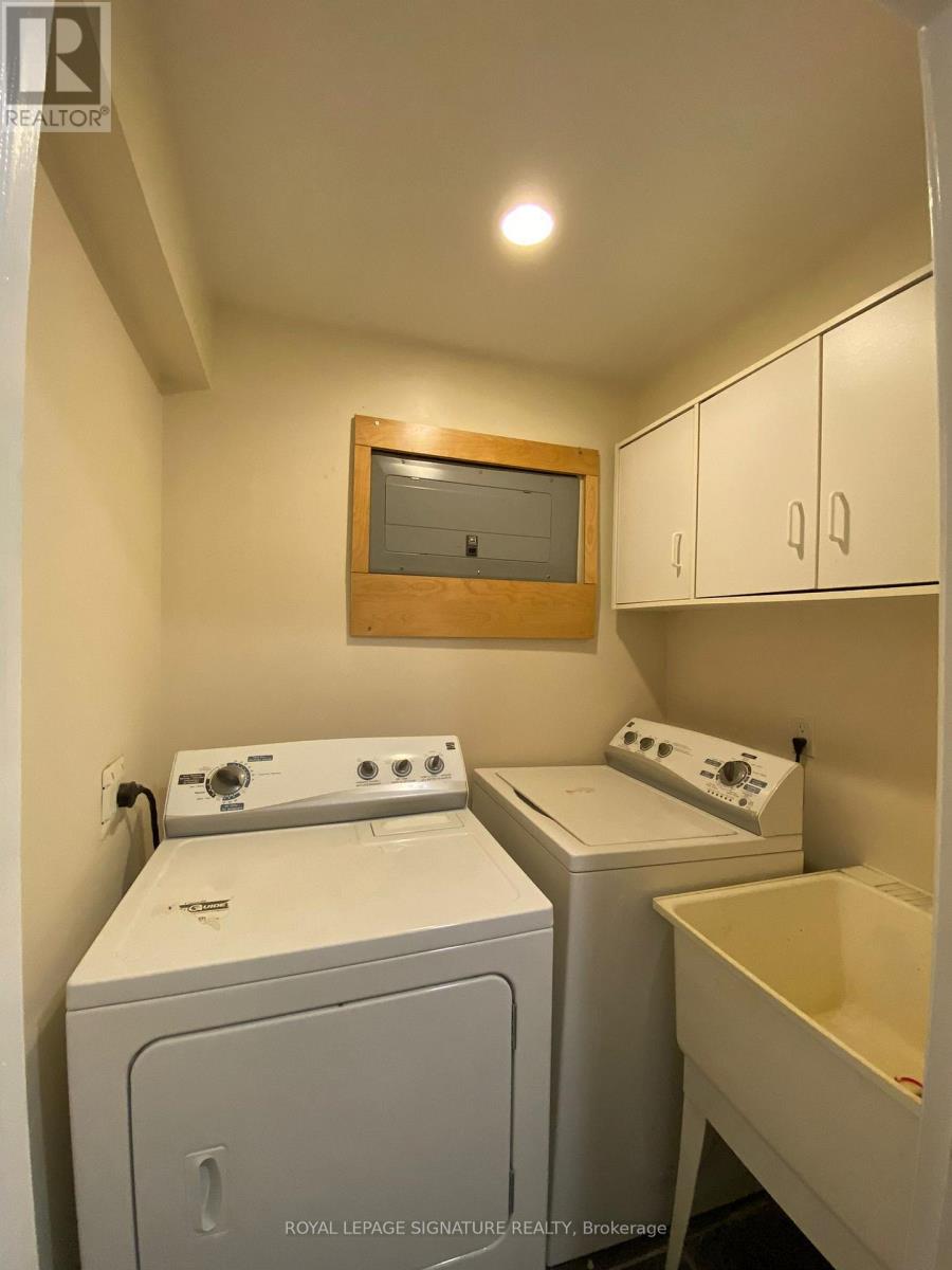 3086 Lavenham Place, Mississauga, Ontario  L5M 6K3 - Photo 6 - W12647558