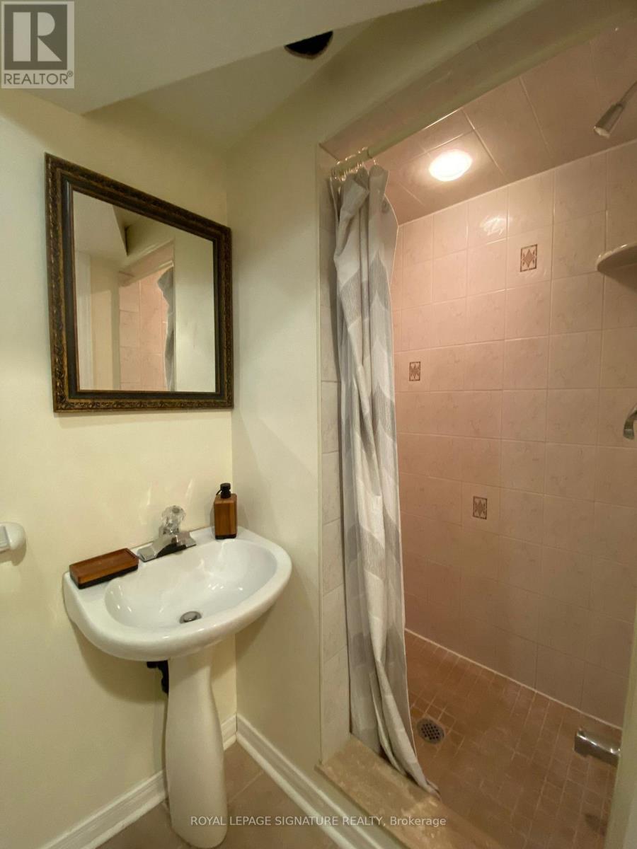 3086 Lavenham Place, Mississauga, Ontario  L5M 6K3 - Photo 8 - W12647558