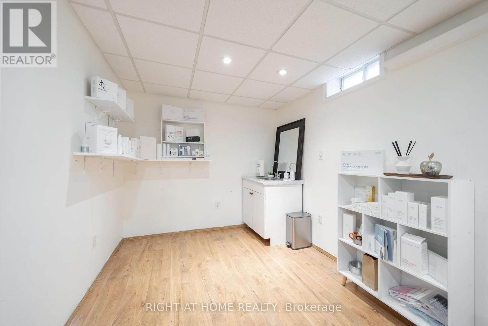 21 - 370 Riddell Court, Newmarket, Ontario  L3Y 8M8 - Photo 32 - N12552802