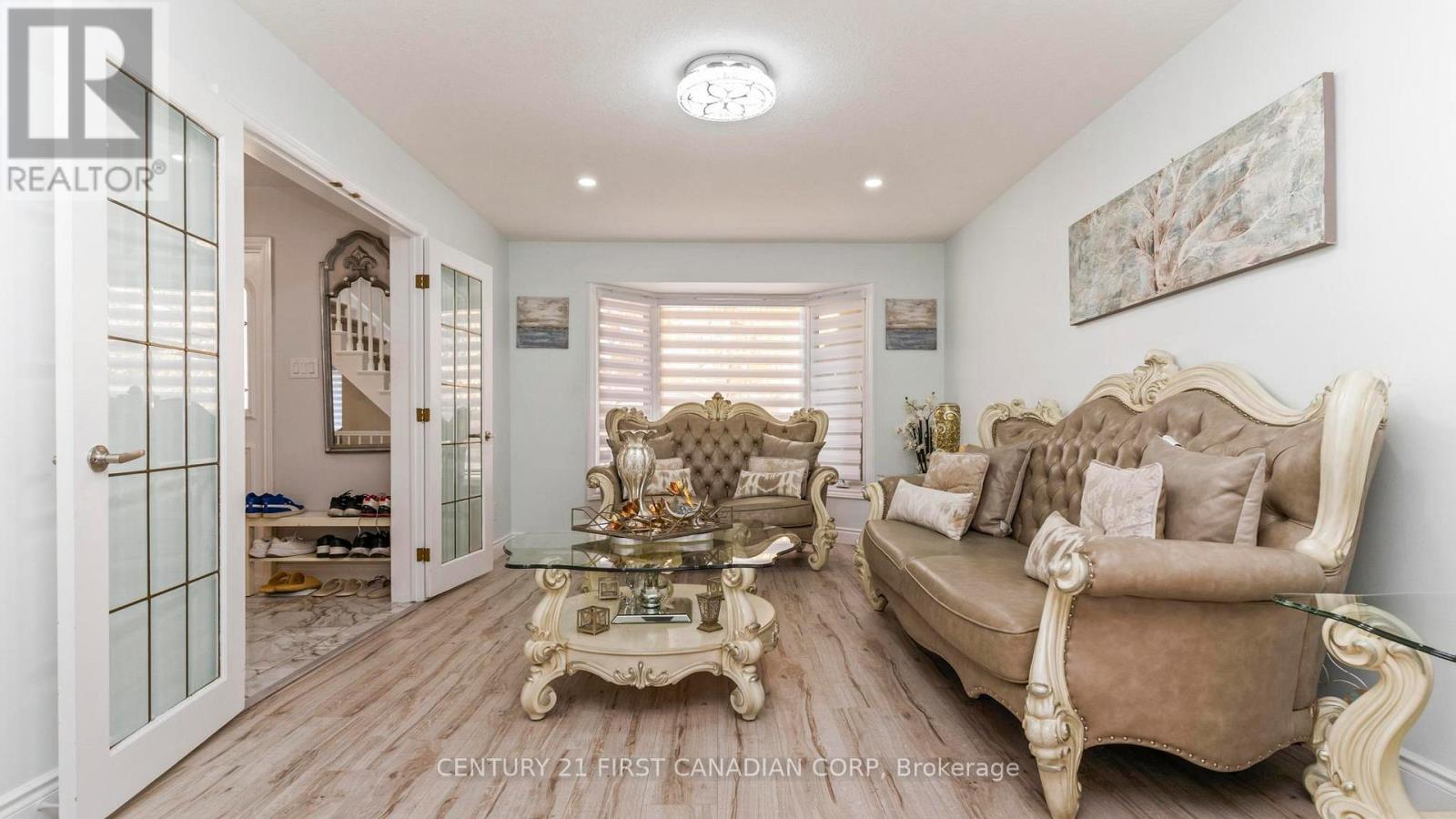 35 Hummingbird Crescent, London South, Ontario  N6J 4M3 - Photo 7 - X12647612