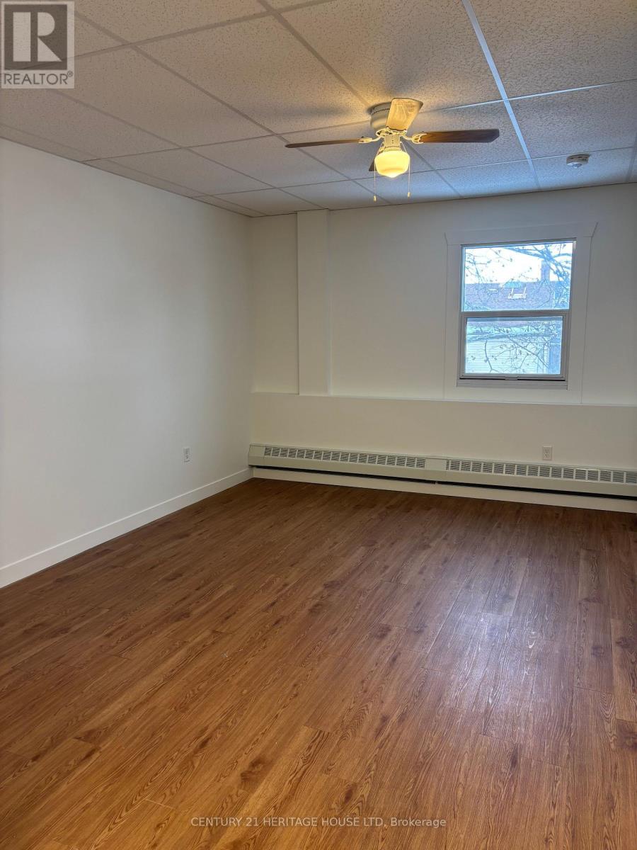 210 - 50 Scott Street, St. Thomas, Ontario  N5P 1K6 - Photo 6 - X12647632