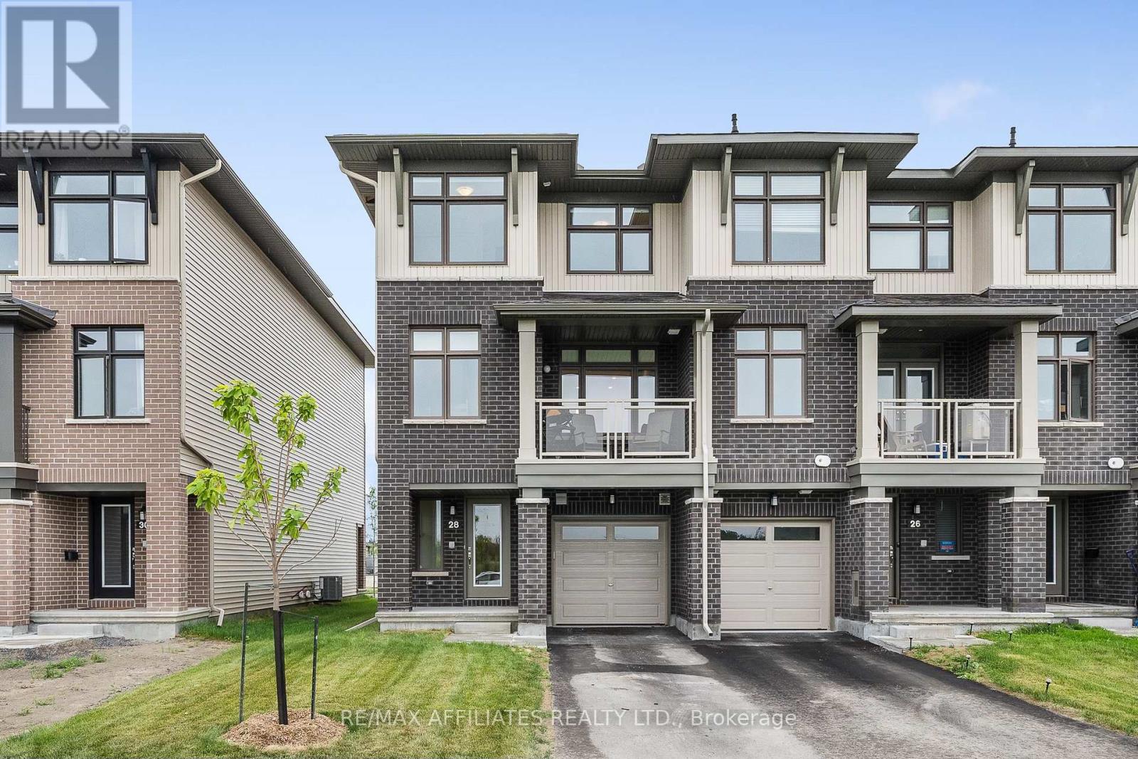28 VERGLAS LANE, Ottawa, Ontario