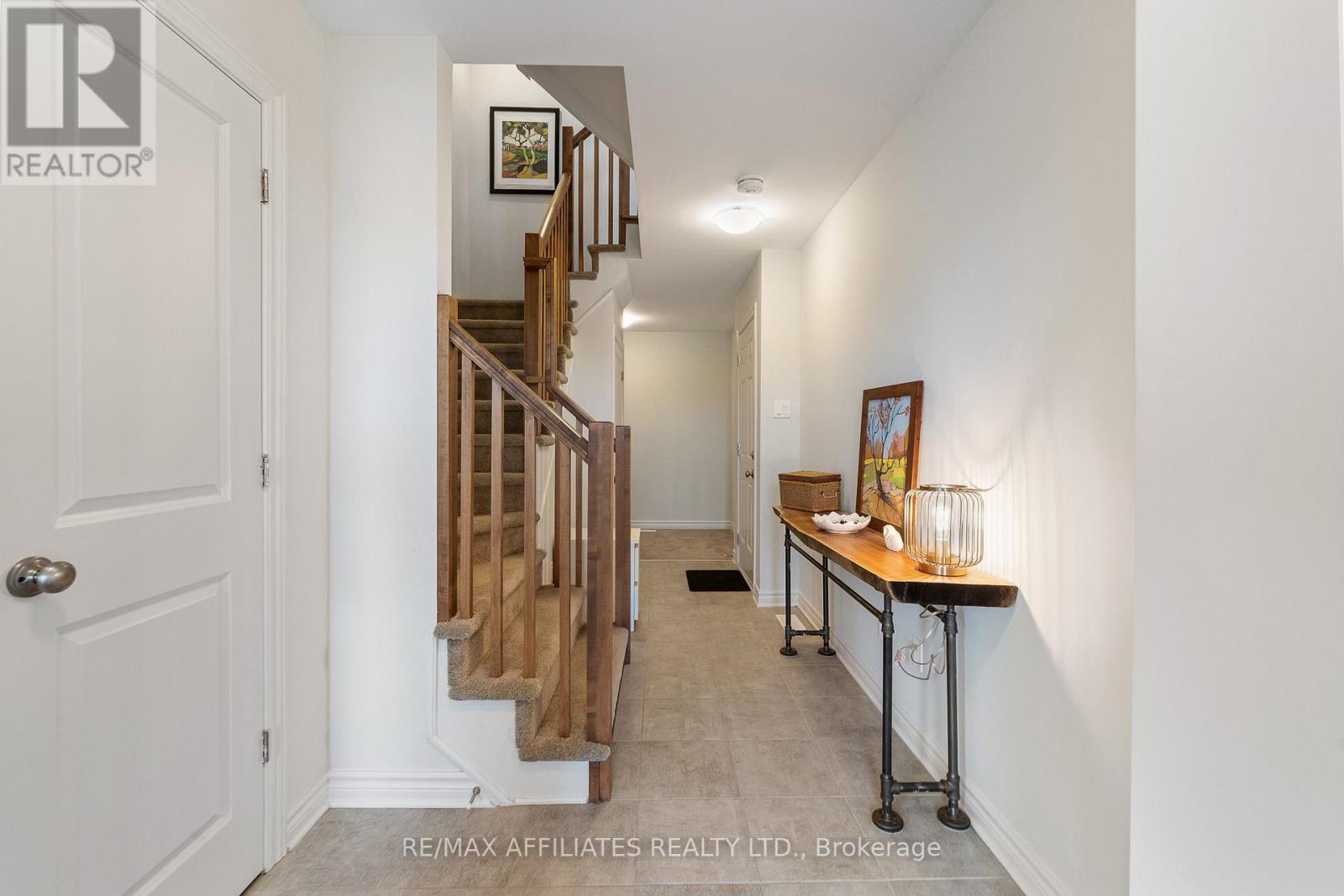 28 Verglas Lane, Ottawa, Ontario  K1W 0P5 - Photo 3 - X12647630