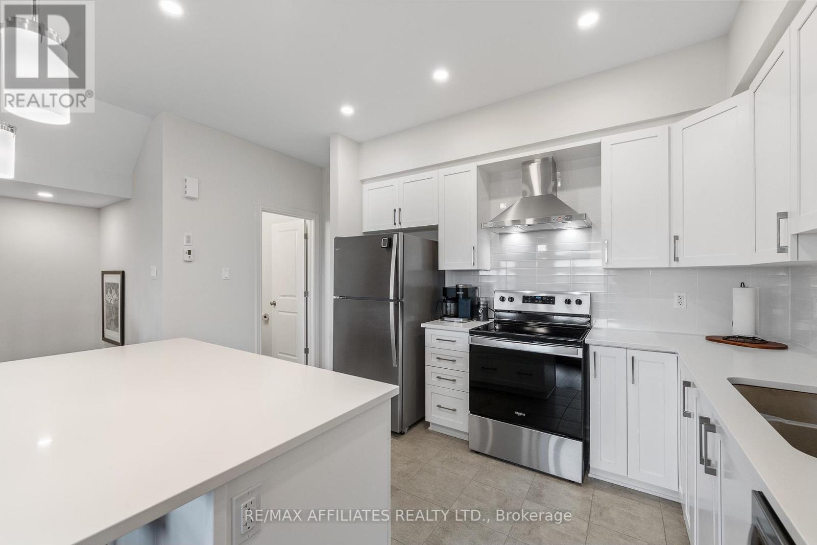 28 Verglas Lane, Ottawa, Ontario  K1W 0P5 - Photo 8 - X12647630