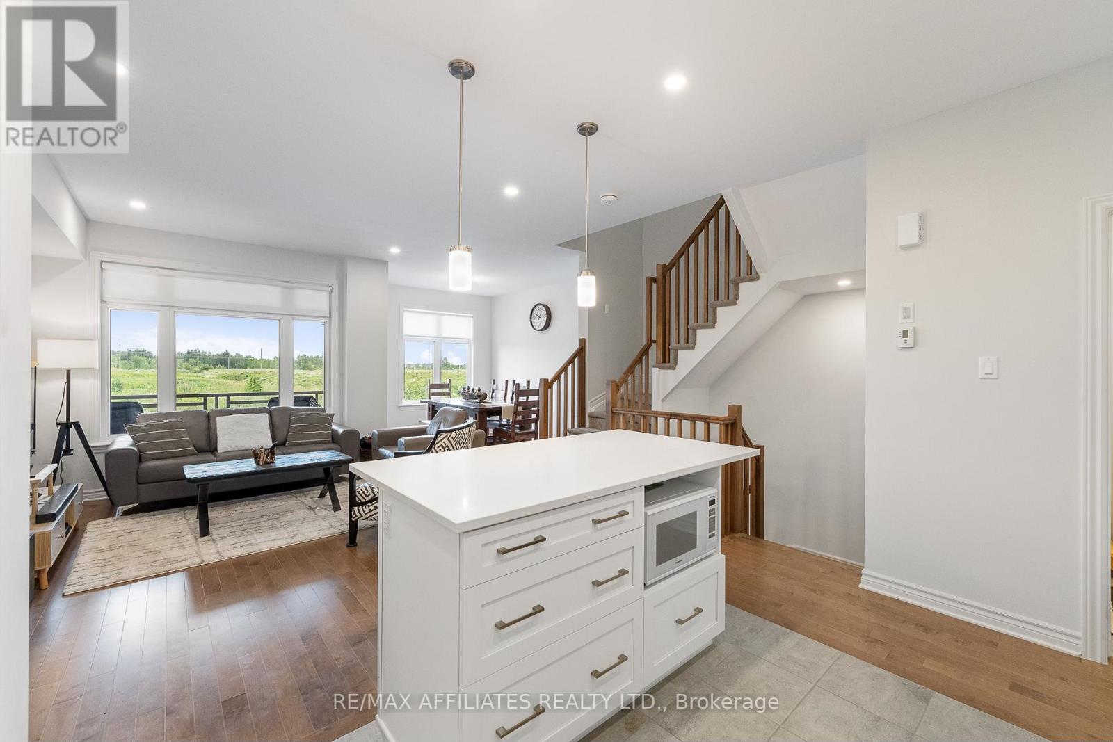 28 Verglas Lane, Ottawa, Ontario  K1W 0P5 - Photo 9 - X12647630