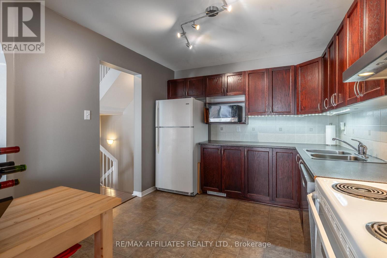 1031 Capreol Street, Ottawa, Ontario  K4A 4Z7 - Photo 12 - X12647658