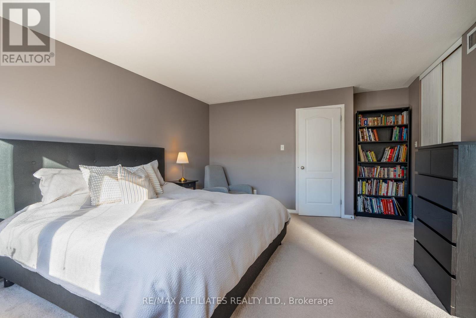 1031 Capreol Street, Ottawa, Ontario  K4A 4Z7 - Photo 18 - X12647658