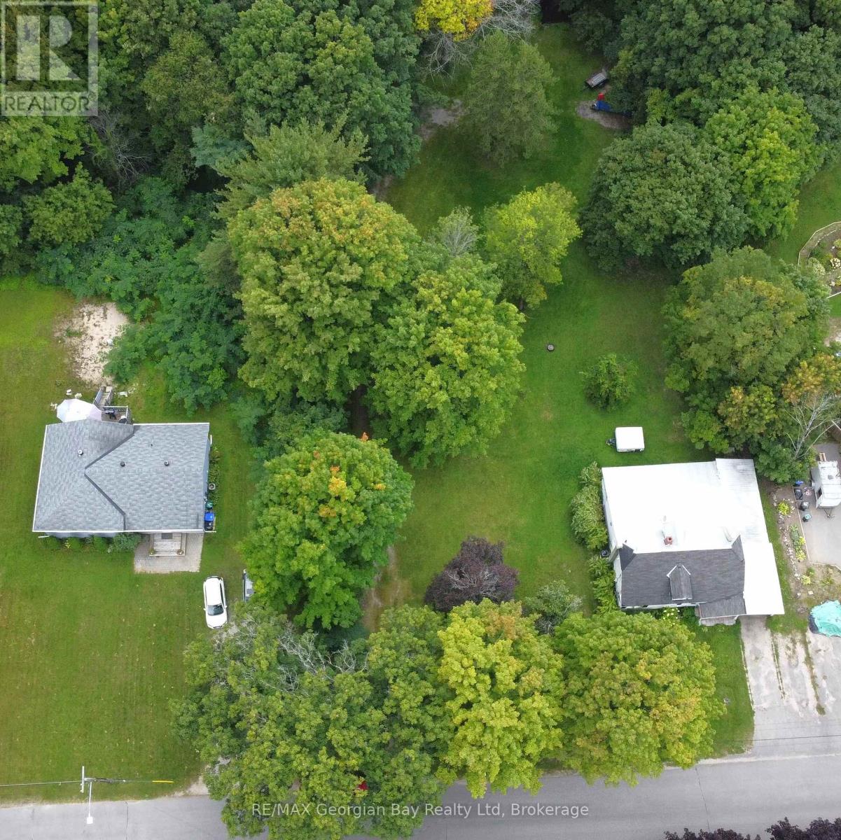 284 Church Street, Penetanguishene, Ontario  L9M 1G5 - Photo 2 - S12424074