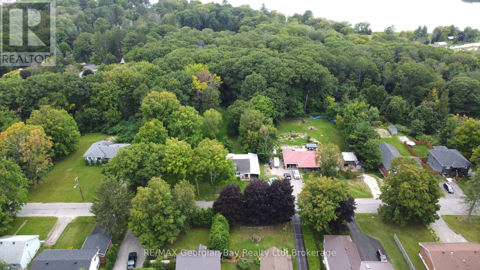 284 Church Street, Penetanguishene, Ontario  L9M 1G5 - Photo 8 - S12424074