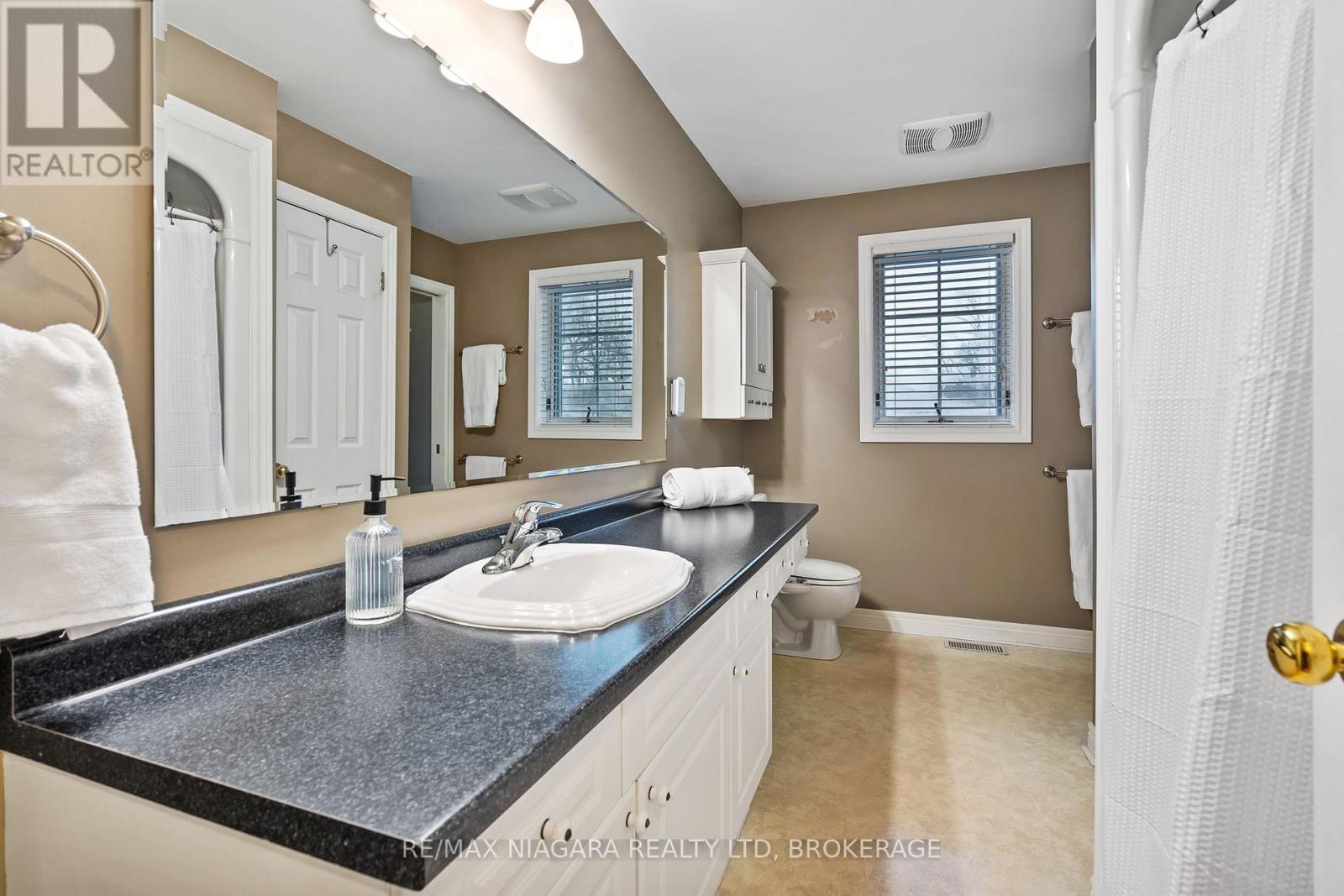 272 Steele Street, Port Colborne, Ontario  L3K 4X8 - Photo 13 - X12647656