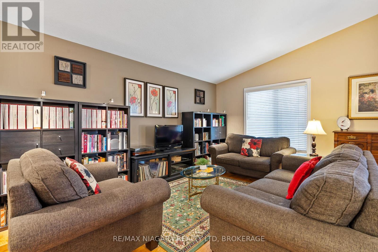 272 Steele Street, Port Colborne, Ontario  L3K 4X8 - Photo 6 - X12647656