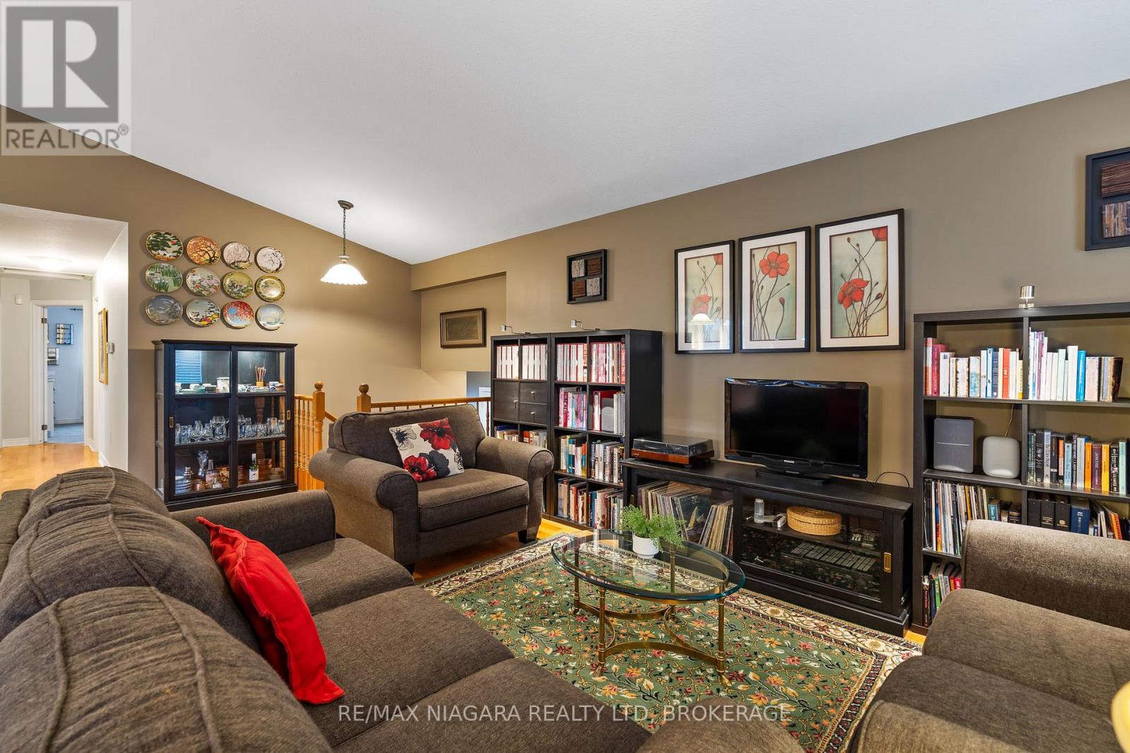 272 Steele Street, Port Colborne, Ontario  L3K 4X8 - Photo 7 - X12647656