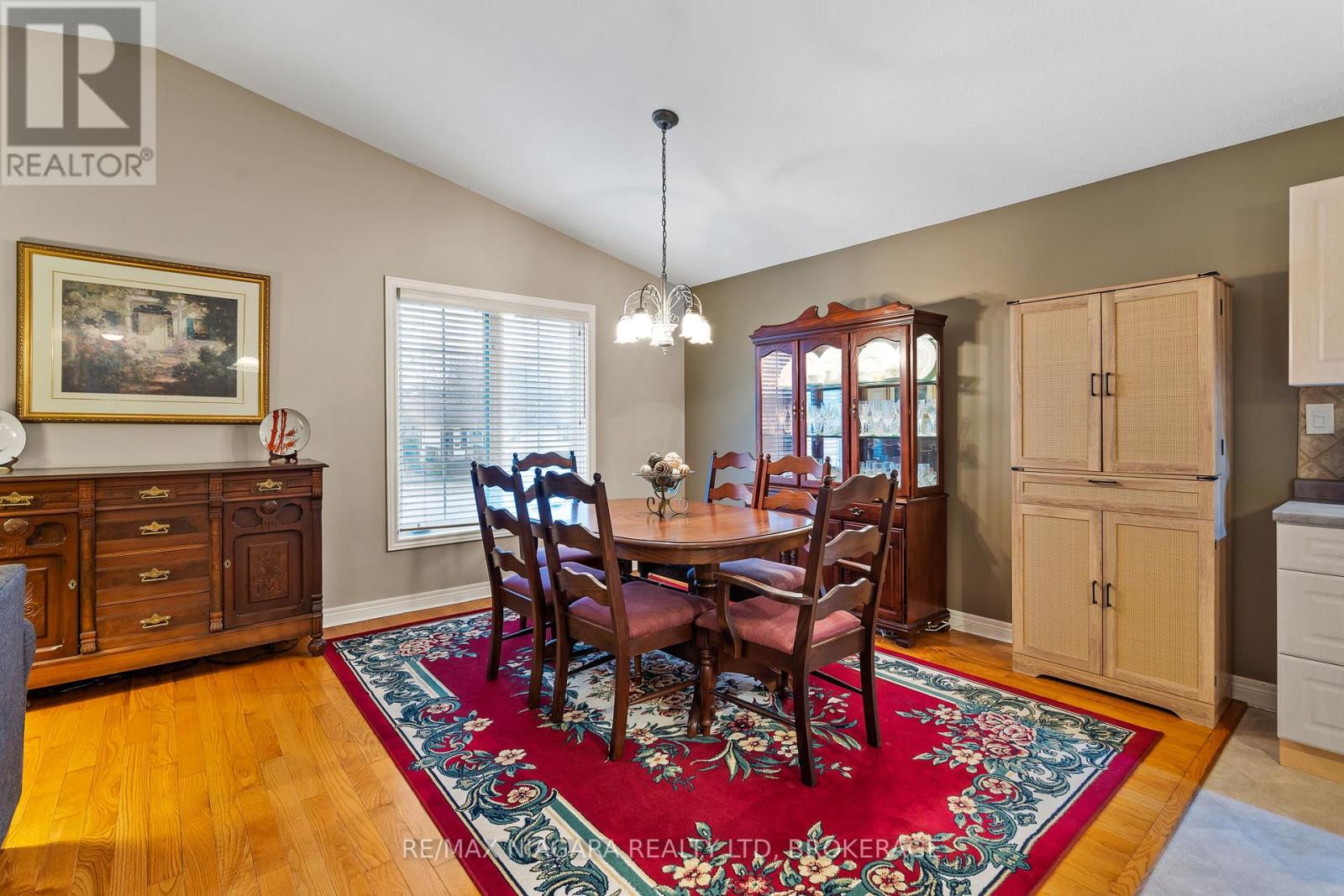 272 Steele Street, Port Colborne, Ontario  L3K 4X8 - Photo 8 - X12647656