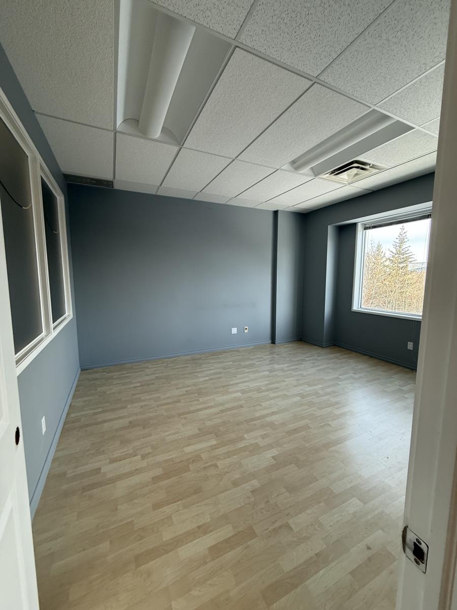 6924  Roper Road, Edmonton, Alberta  T6B 3H9 - Photo 9 - 43689609