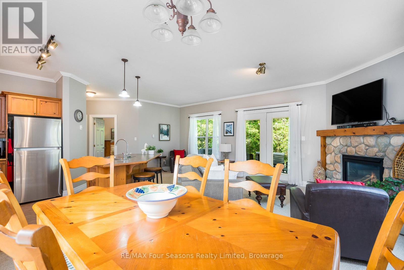 114 - 184 Snowbridge Way, Blue Mountains, Ontario  L9Y 0V1 - Photo 13 - X12647642