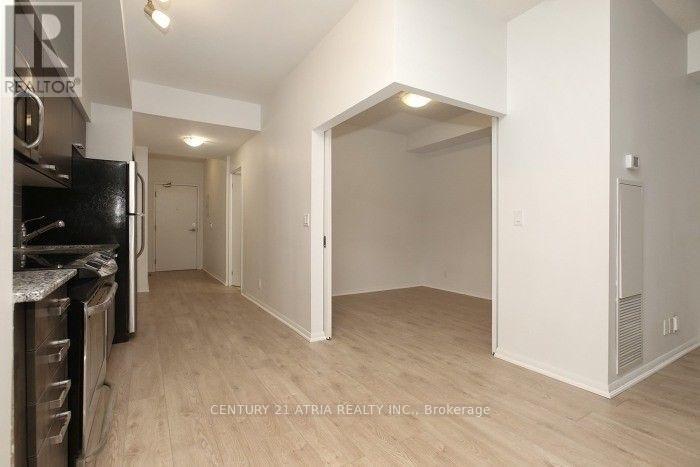 401 - 832 BAY STREET, Toronto, Ontario