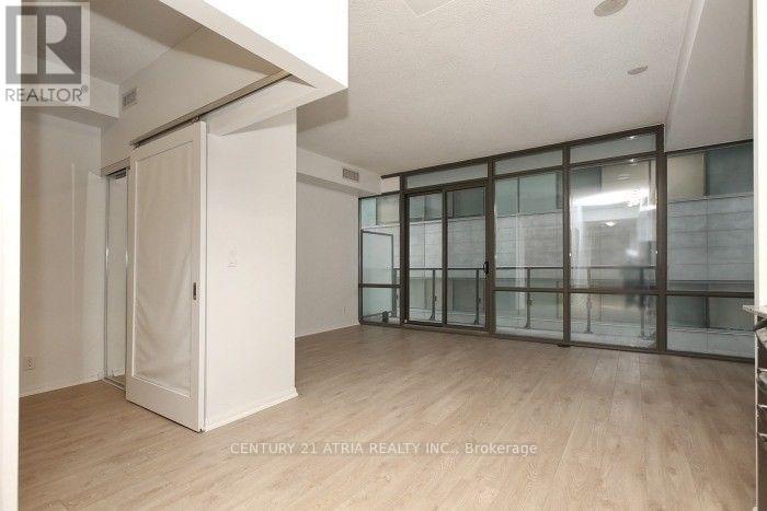 401 - 832 Bay Street, Toronto, Ontario  M5S 1Z6 - Photo 4 - C12647606