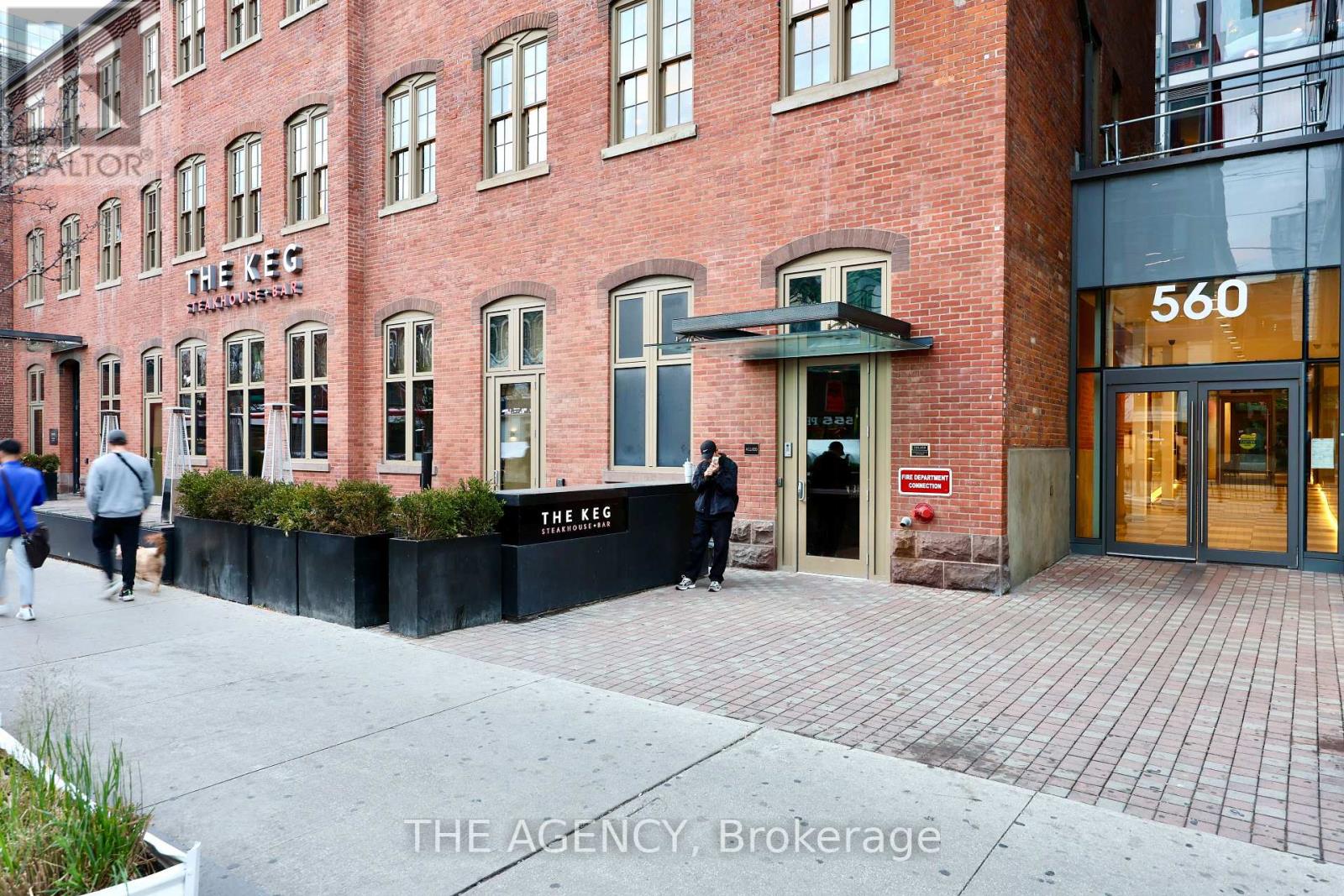 1011 - 560 King Street W, Toronto, Ontario  M5V 0L6 - Photo 2 - C12647666