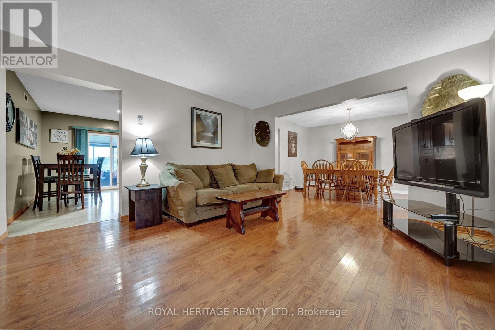 9672 Walker Road, Port Hope, Ontario  L0A 1B0 - Photo 5 - X12427116