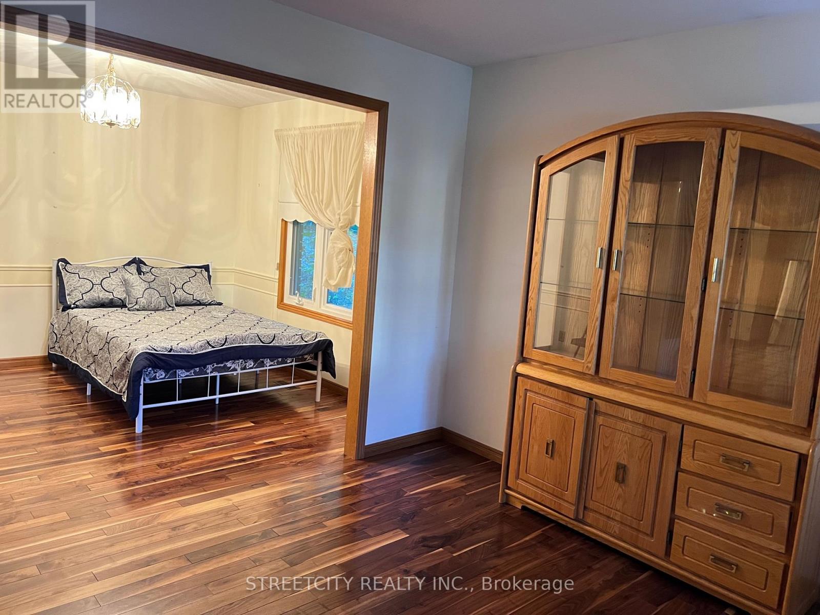 37 Jennifer Road, London North, Ontario  N5X 3L5 - Photo 14 - X12446333