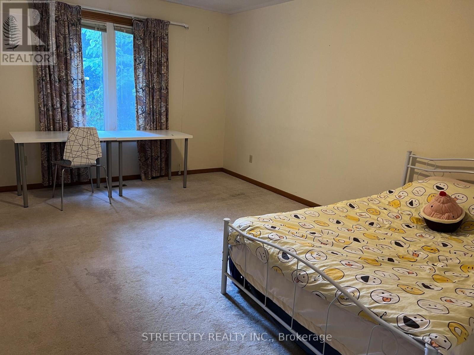 37 Jennifer Road, London North, Ontario  N5X 3L5 - Photo 12 - X12446333