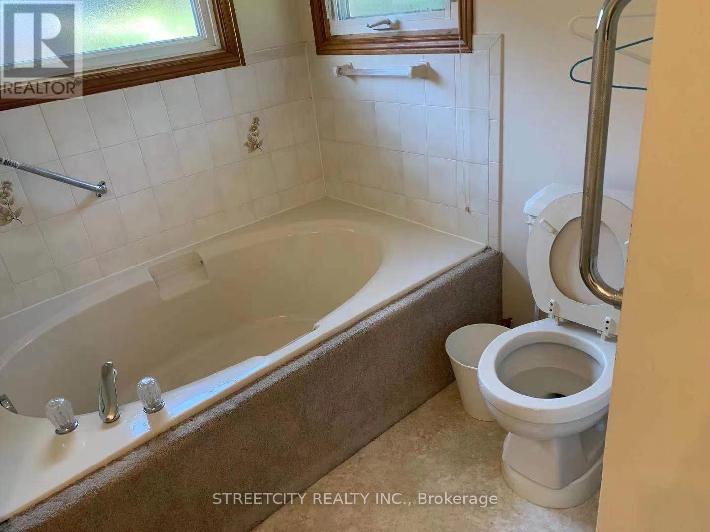 37 Jennifer Road, London North, Ontario  N5X 3L5 - Photo 26 - X12446333