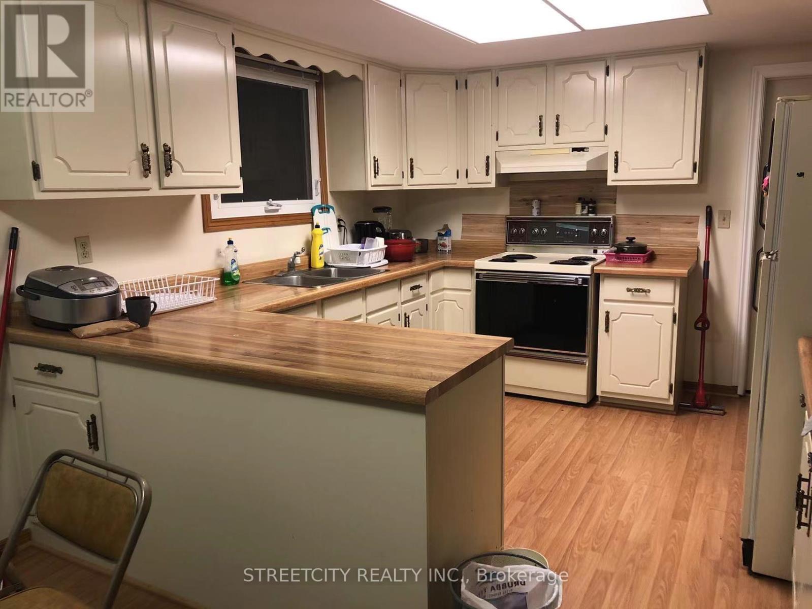 37 Jennifer Road, London North, Ontario  N5X 3L5 - Photo 9 - X12446333