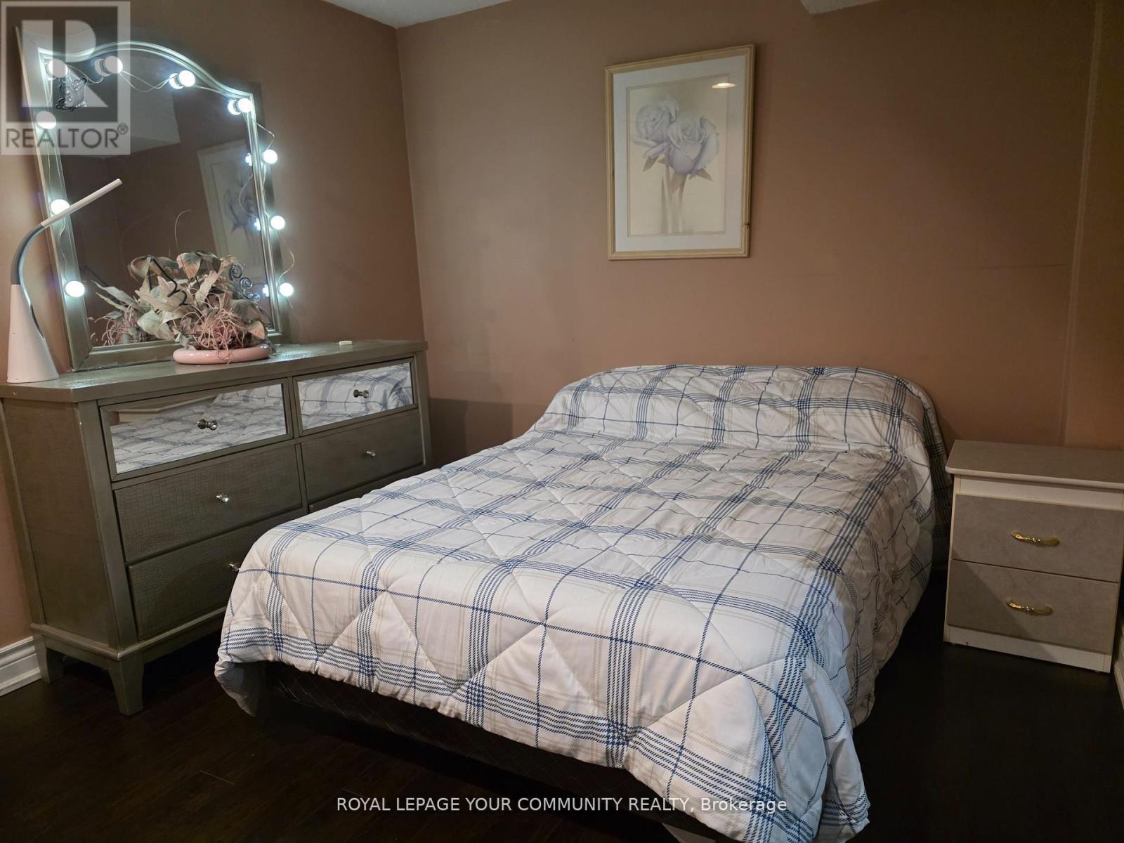 167 Berwick Crescent W, Richmond Hill, Ontario  L4C 0B4 - Photo 9 - N12647652