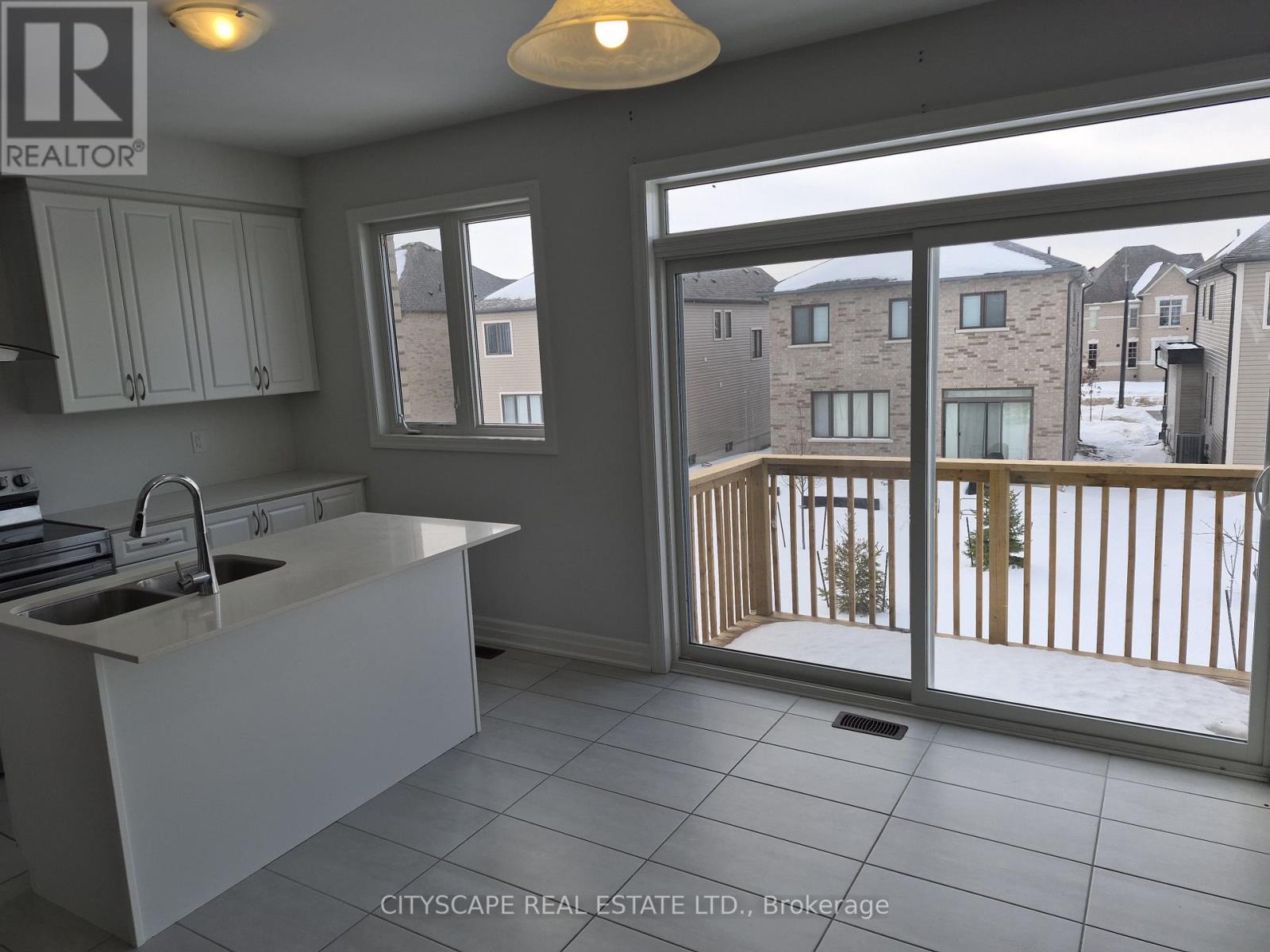 19 Rosanne Circle, Wasaga Beach, Ontario  L9Z 0N4 - Photo 11 - S12647568