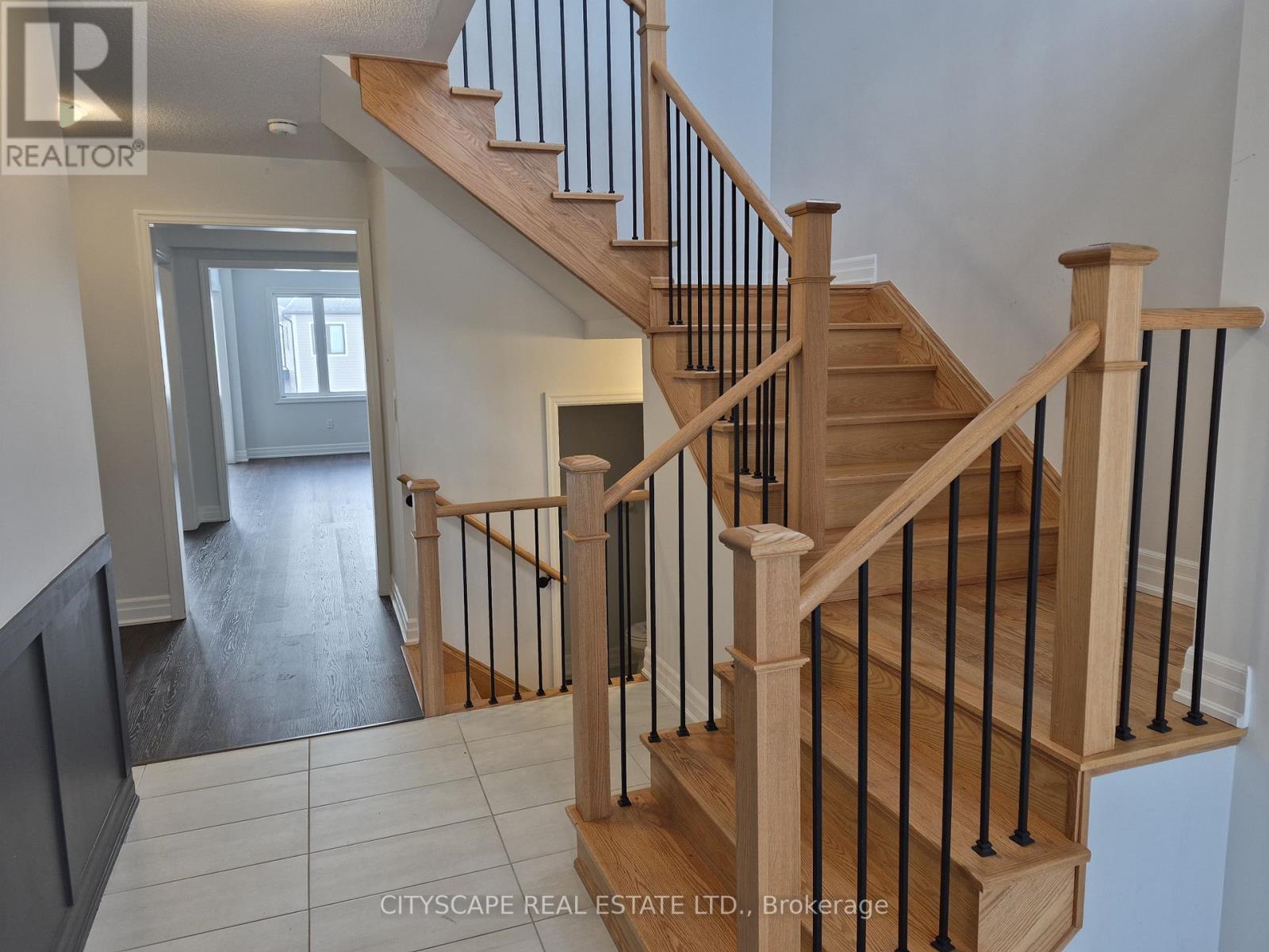 19 Rosanne Circle, Wasaga Beach, Ontario  L9Z 0N4 - Photo 6 - S12647568