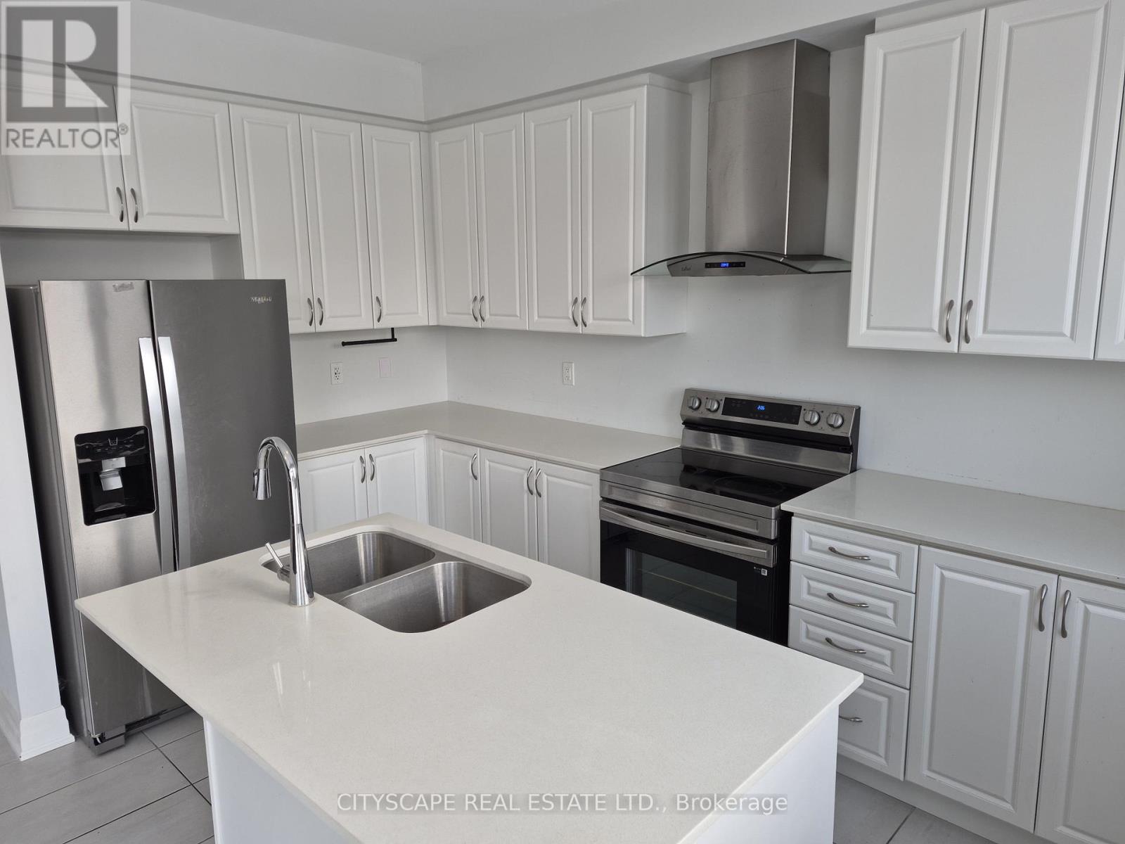 19 Rosanne Circle, Wasaga Beach, Ontario  L9Z 0N4 - Photo 8 - S12647568