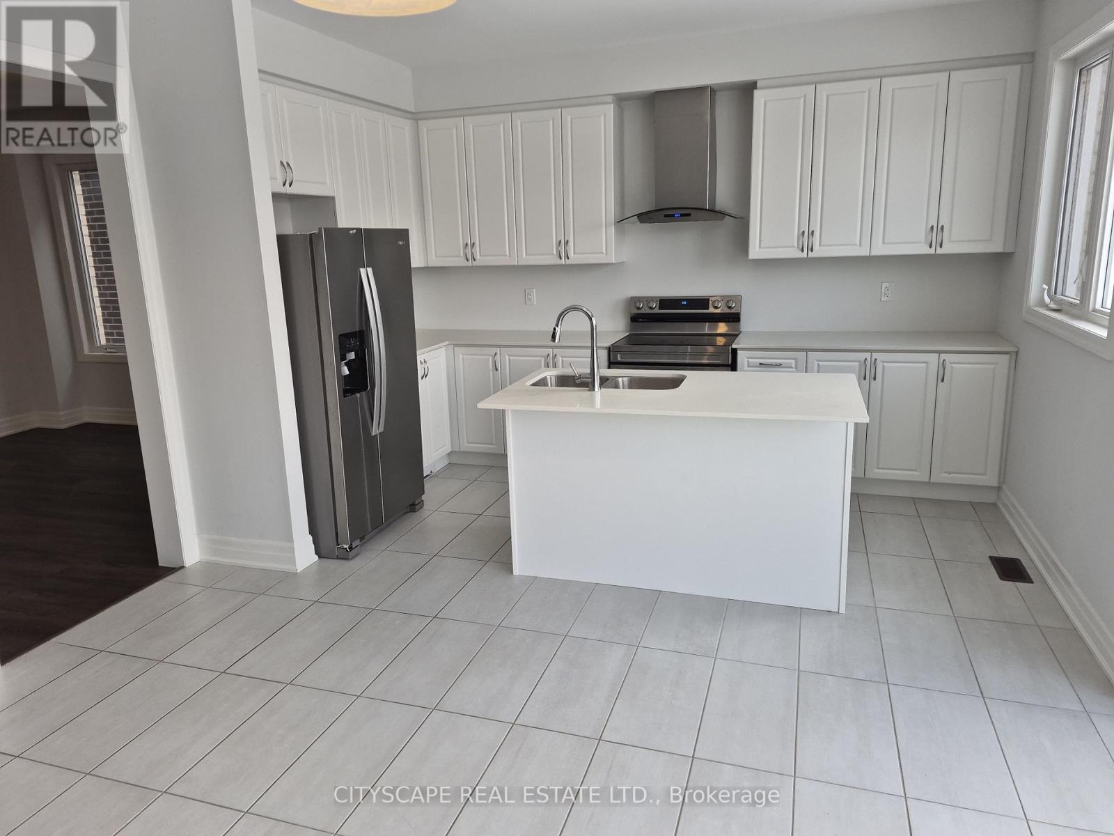 19 Rosanne Circle, Wasaga Beach, Ontario  L9Z 0N4 - Photo 9 - S12647568