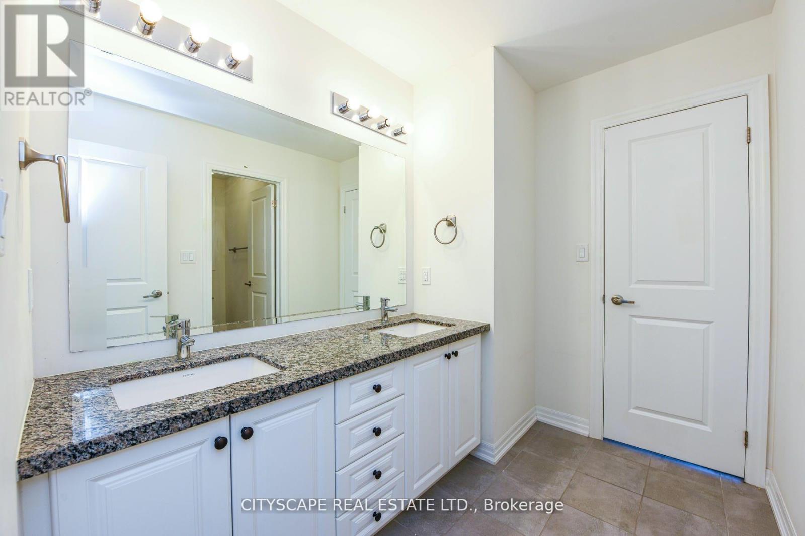 59 Merlin Street, Oakville, Ontario  L6H 0Z4 - Photo 19 - W12647588