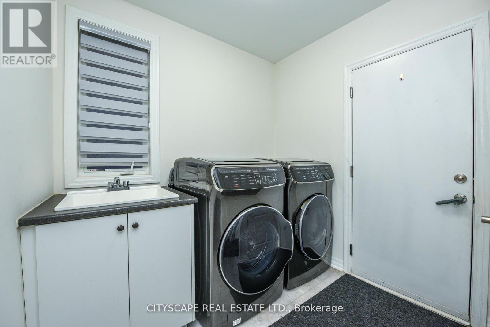 59 Merlin Street, Oakville, Ontario  L6H 0Z4 - Photo 36 - W12647588