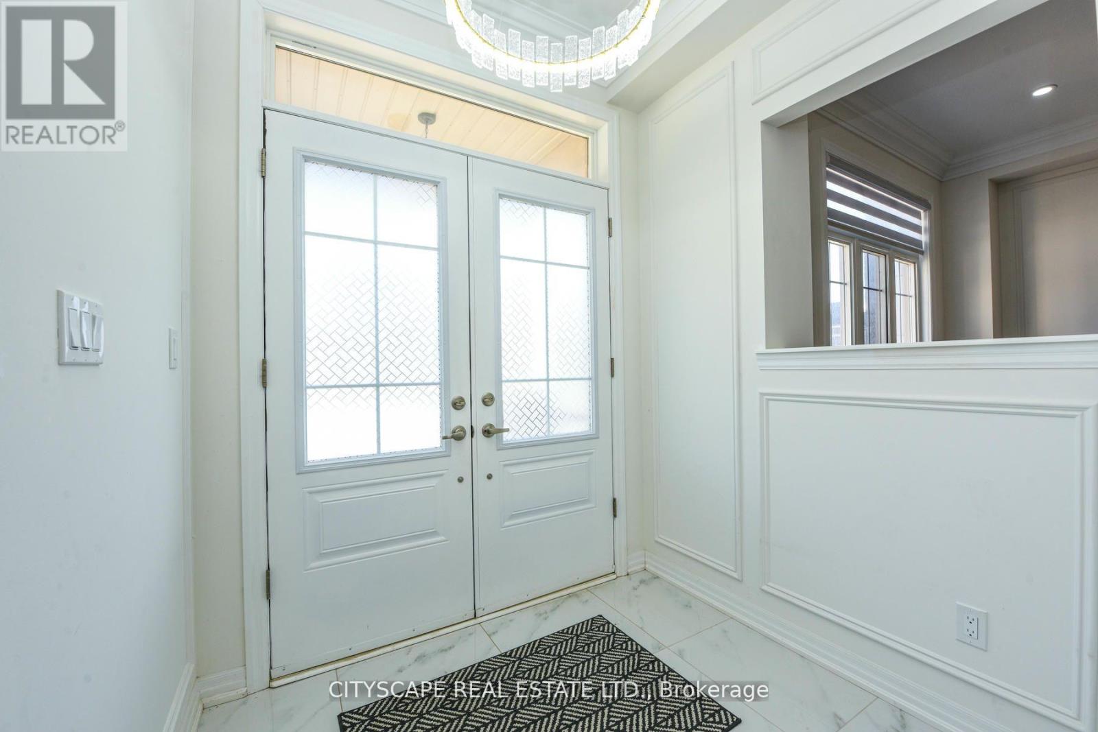 59 Merlin Street, Oakville, Ontario  L6H 0Z4 - Photo 4 - W12647588