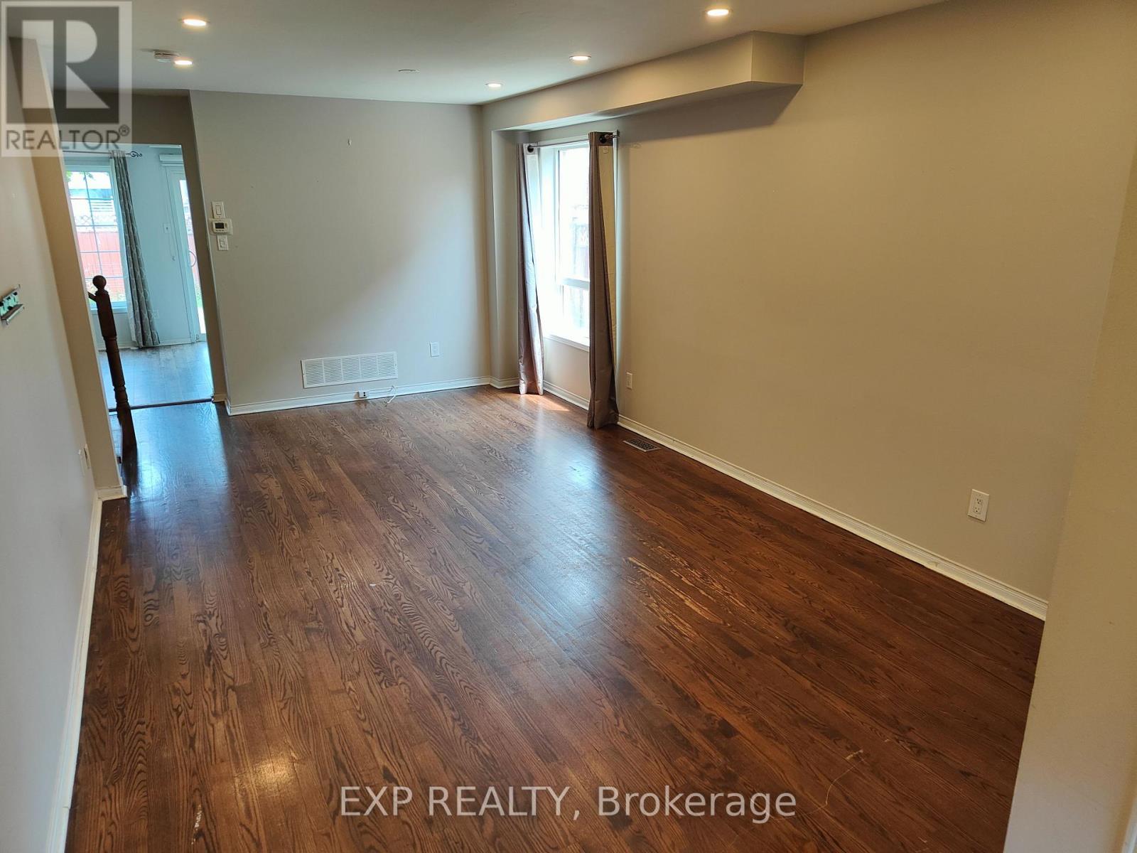 5919 Tampico Way, Mississauga, Ontario  L5M 6Z3 - Photo 2 - W12647648